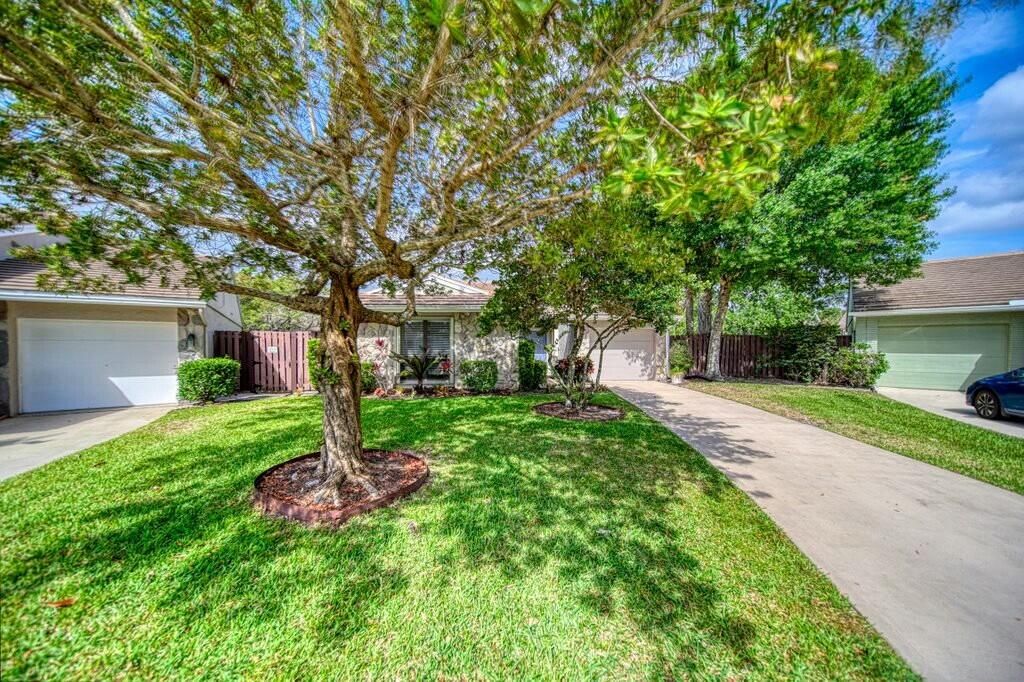 For Rent: $2,850 (3 beds, 2 baths, 1442 Square Feet)