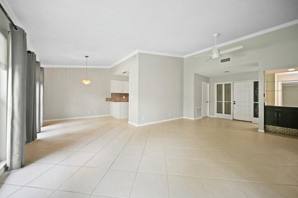 For Rent: $2,850 (3 beds, 2 baths, 1442 Square Feet)