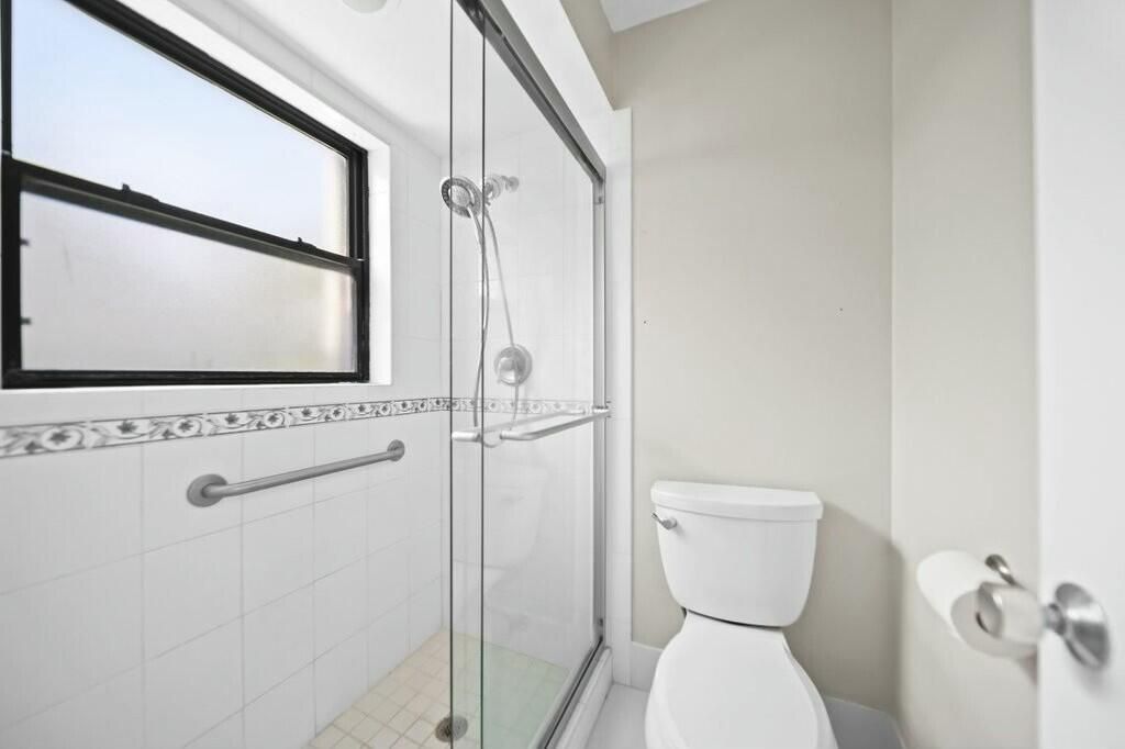 For Rent: $2,850 (3 beds, 2 baths, 1442 Square Feet)