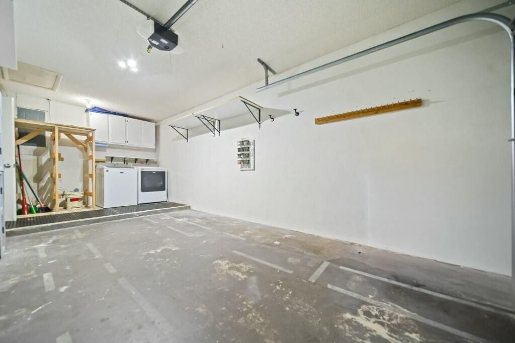 For Rent: $2,850 (3 beds, 2 baths, 1442 Square Feet)