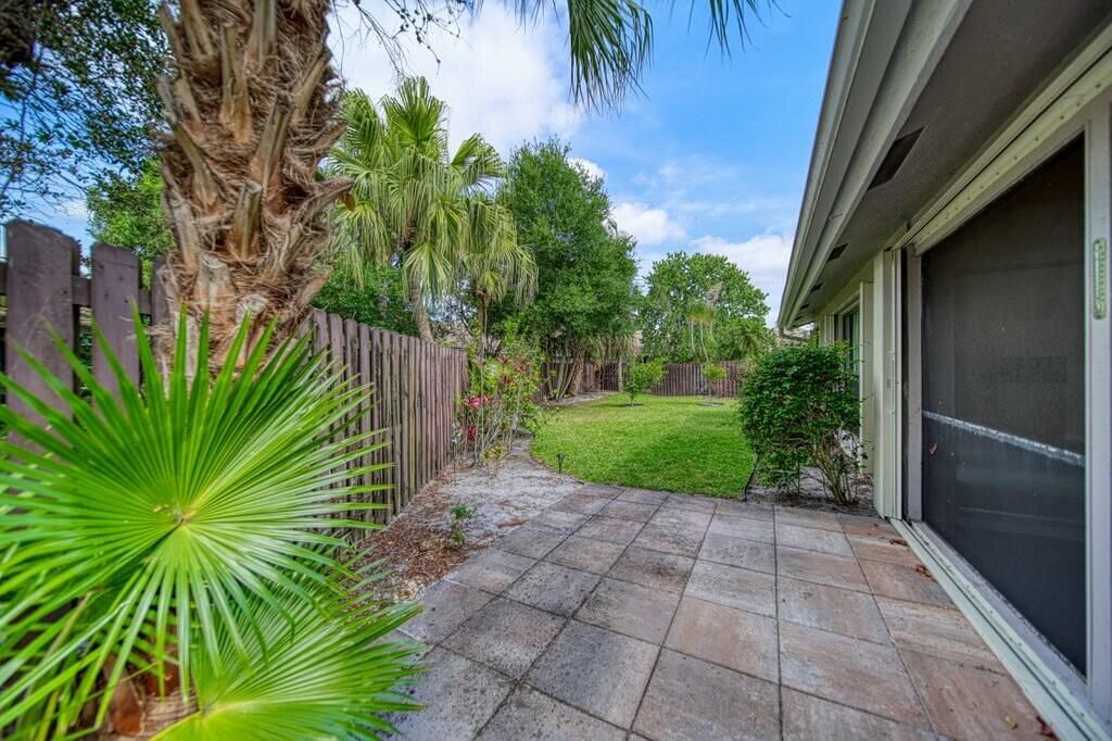 For Rent: $2,850 (3 beds, 2 baths, 1442 Square Feet)