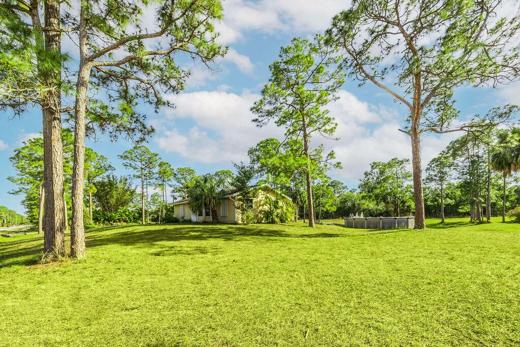 For Sale: $499,000 (3 beds, 2 baths, 997 Square Feet)