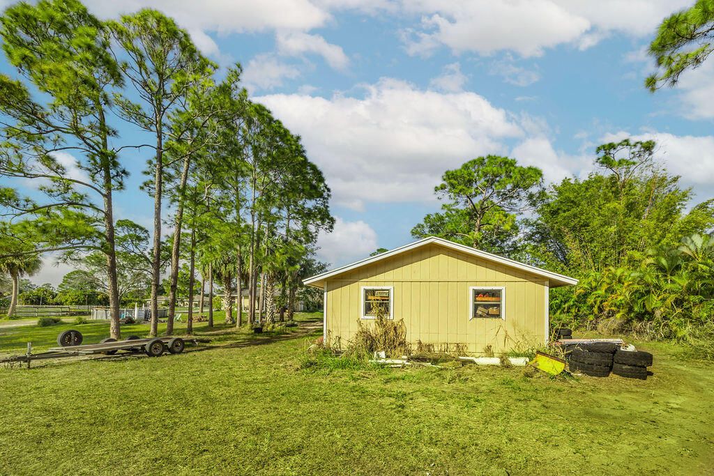 For Sale: $499,000 (3 beds, 2 baths, 997 Square Feet)