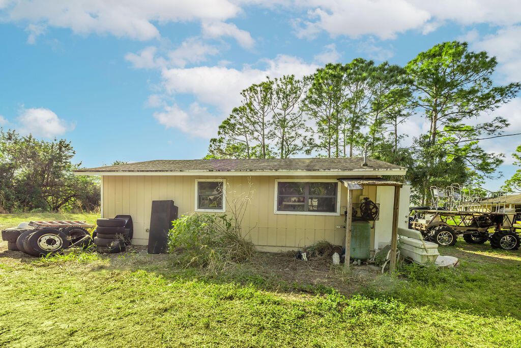 For Sale: $499,000 (3 beds, 2 baths, 997 Square Feet)