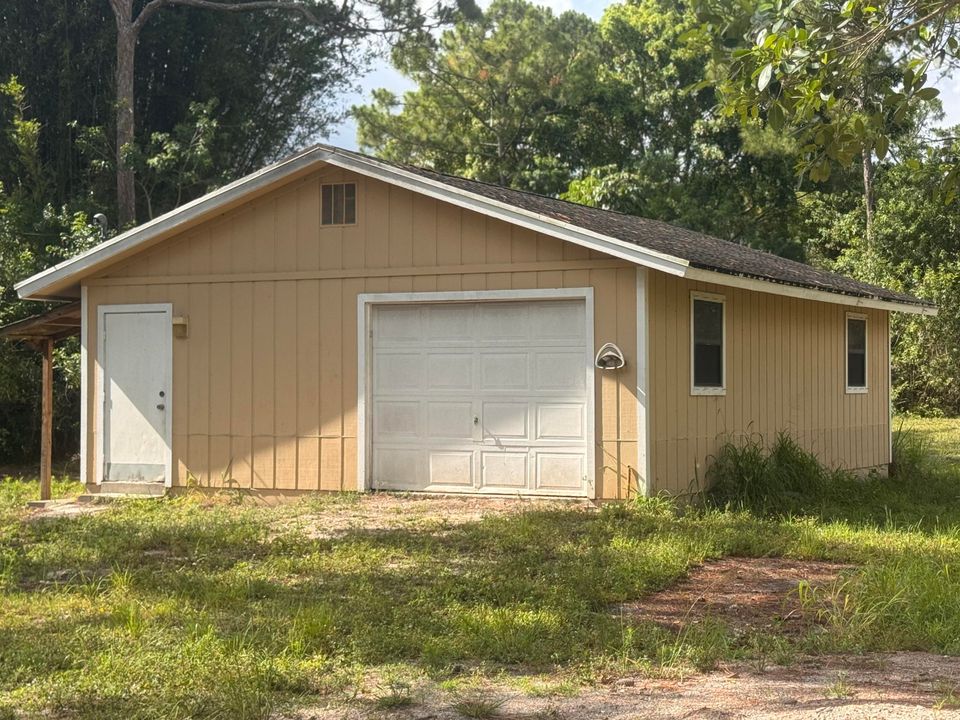 For Sale: $499,000 (3 beds, 2 baths, 997 Square Feet)