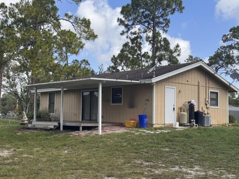 For Sale: $499,000 (3 beds, 2 baths, 997 Square Feet)
