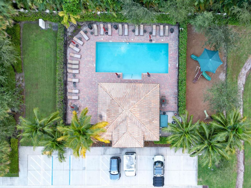 Active With Contract: $2,700 (3 beds, 2 baths, 1691 Square Feet)