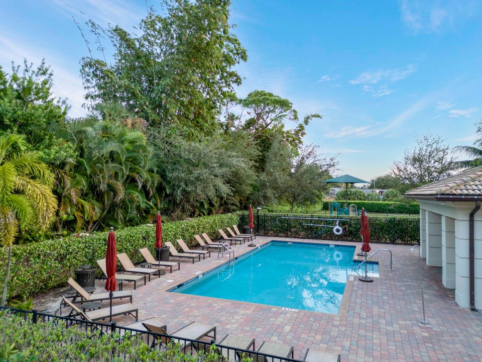 Active With Contract: $2,700 (3 beds, 2 baths, 1691 Square Feet)