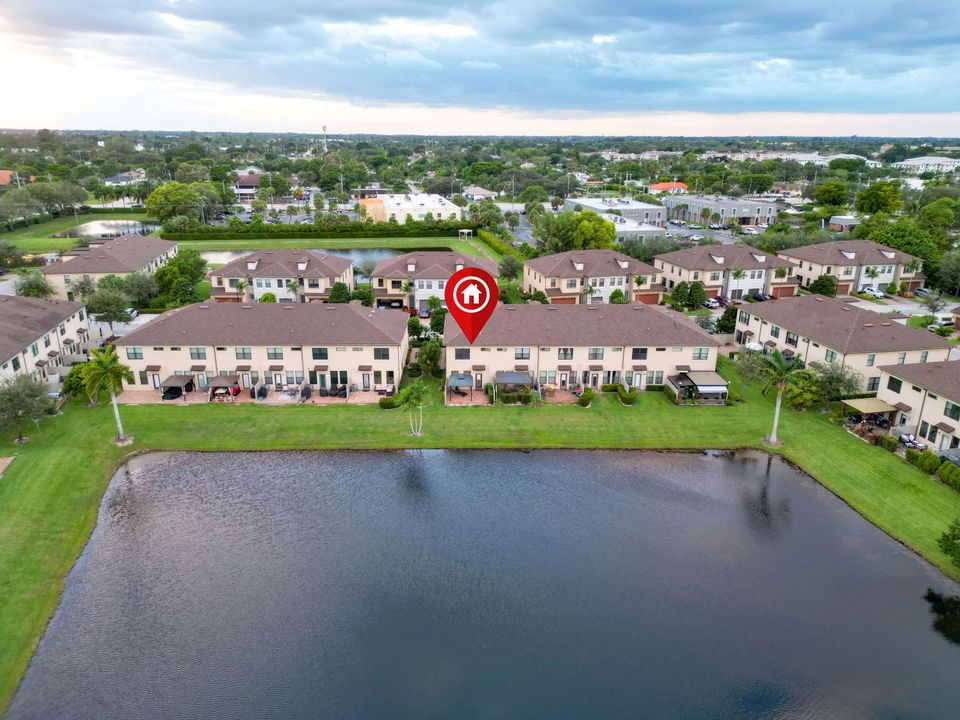 Active With Contract: $2,700 (3 beds, 2 baths, 1691 Square Feet)