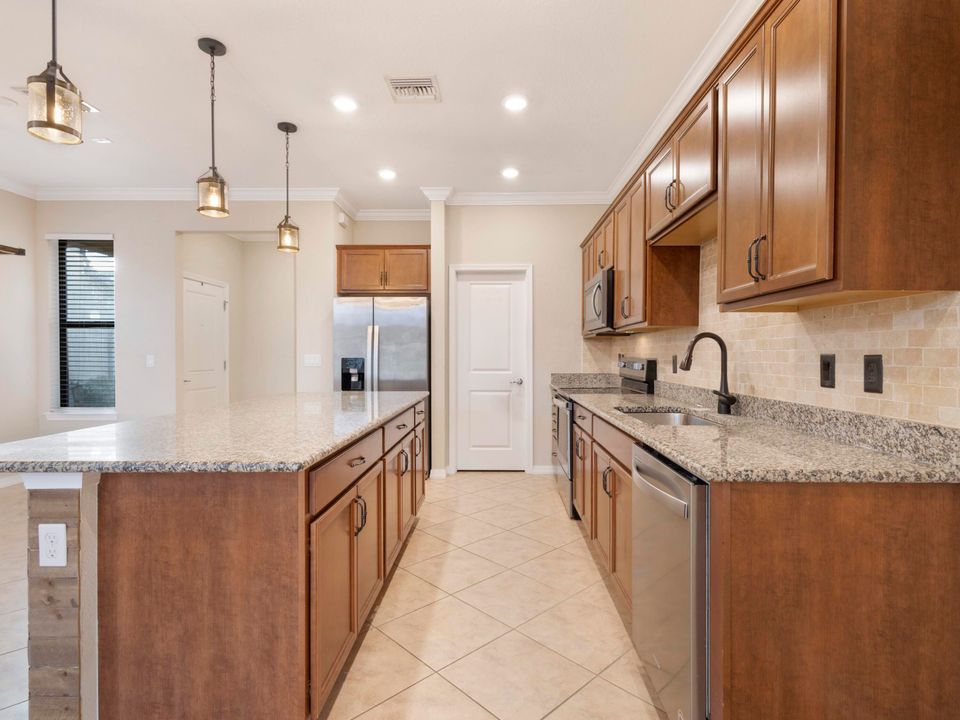 Active With Contract: $2,700 (3 beds, 2 baths, 1691 Square Feet)