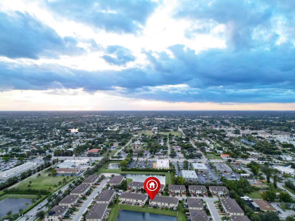 Active With Contract: $2,700 (3 beds, 2 baths, 1691 Square Feet)