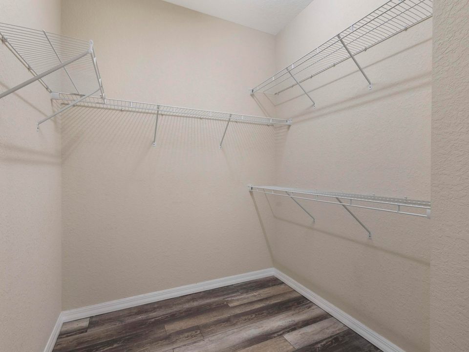 Active With Contract: $2,700 (3 beds, 2 baths, 1691 Square Feet)