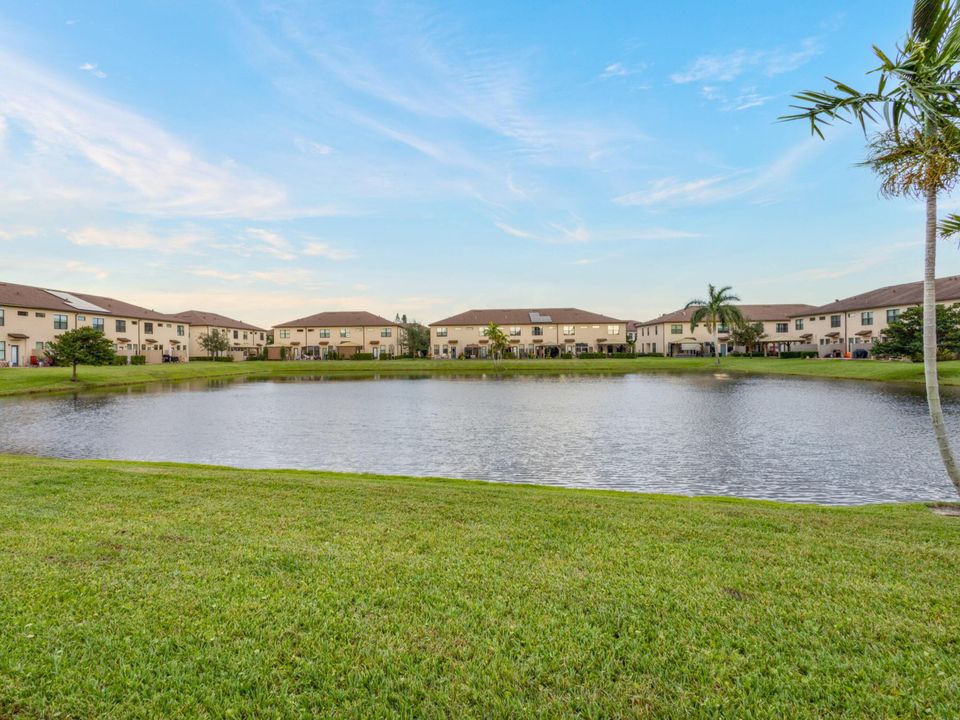 Active With Contract: $2,700 (3 beds, 2 baths, 1691 Square Feet)