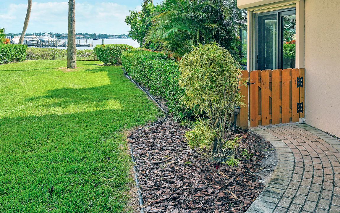 For Sale: $1,275,000 (3 beds, 3 baths, 2197 Square Feet)