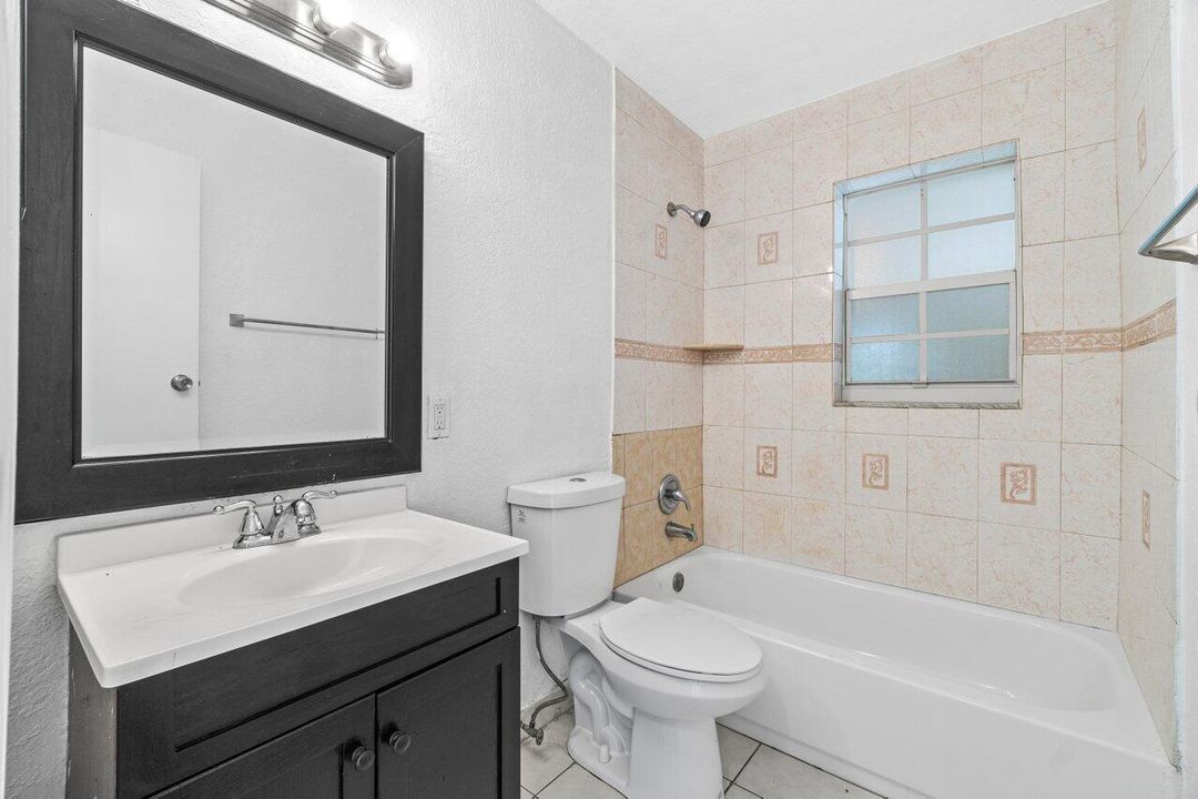 Под контрактом: $3,490 (3 спален, 2 ванн, 1536 Квадратных фут)