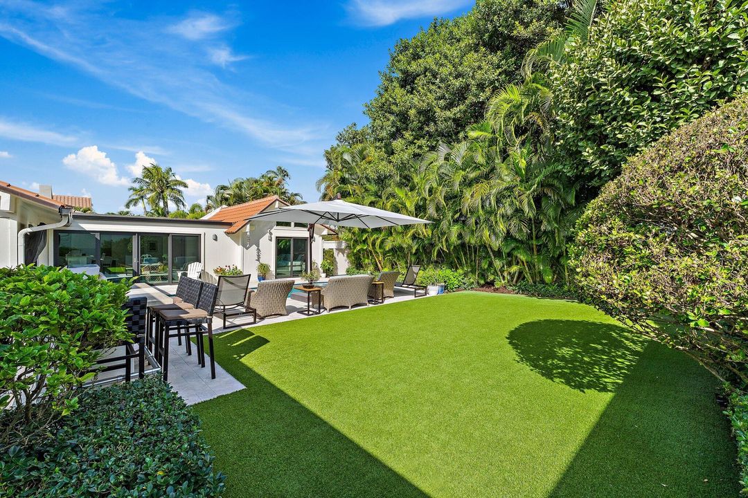 Под контрактом: $2,599,000 (3 спален, 3 ванн, 2195 Квадратных фут)