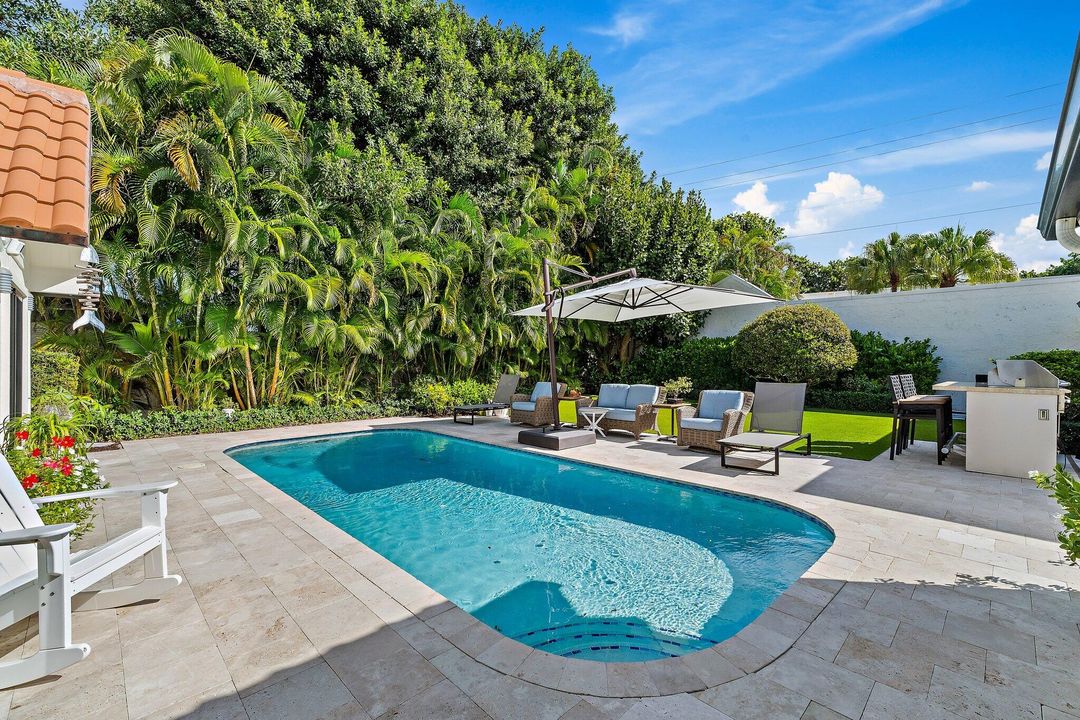 Под контрактом: $2,599,000 (3 спален, 3 ванн, 2195 Квадратных фут)