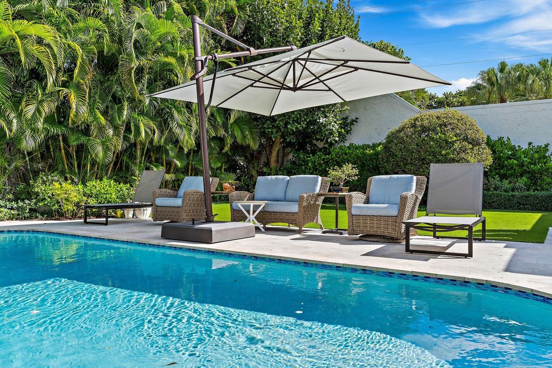 Под контрактом: $2,599,000 (3 спален, 3 ванн, 2195 Квадратных фут)