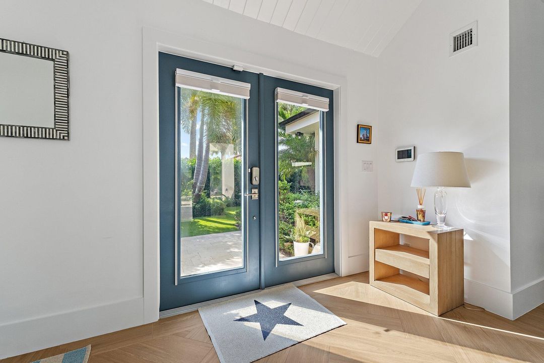 Под контрактом: $2,599,000 (3 спален, 3 ванн, 2195 Квадратных фут)