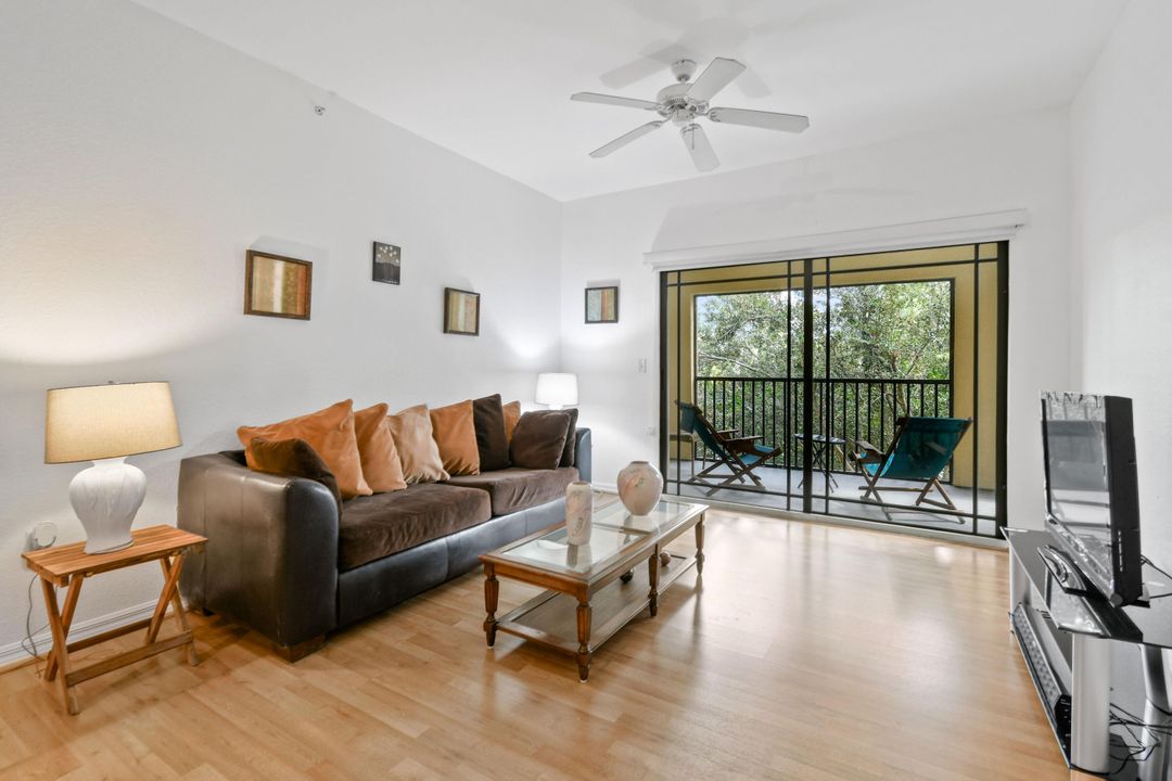 Под контрактом: $2,650 (3 спален, 2 ванн, 1316 Квадратных фут)