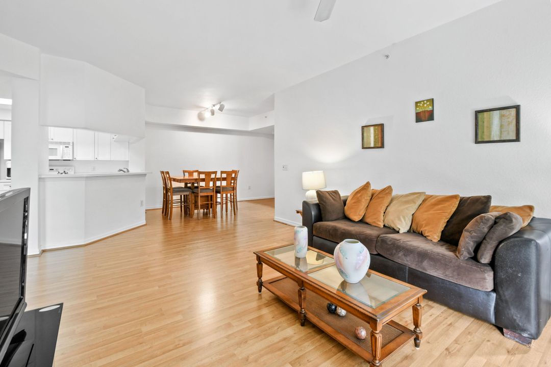 Под контрактом: $2,650 (3 спален, 2 ванн, 1316 Квадратных фут)