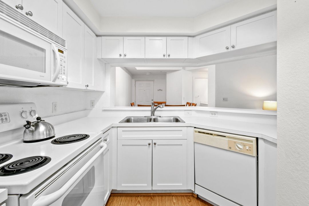 Под контрактом: $2,650 (3 спален, 2 ванн, 1316 Квадратных фут)