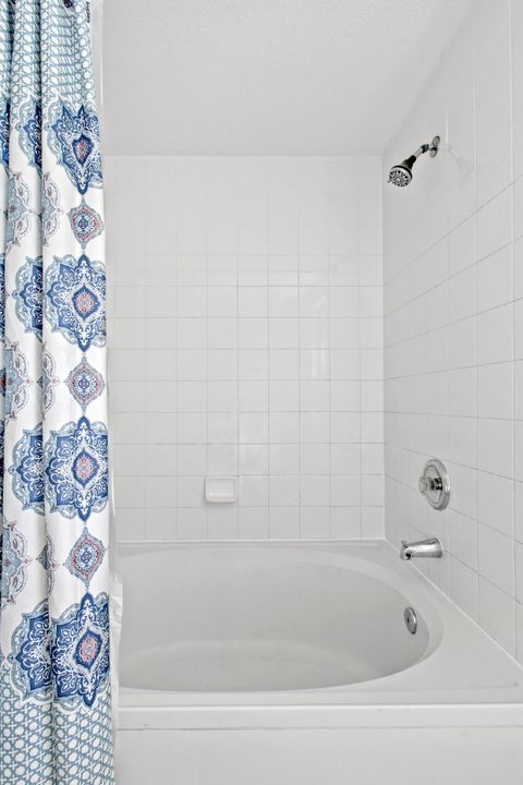 Под контрактом: $2,650 (3 спален, 2 ванн, 1316 Квадратных фут)