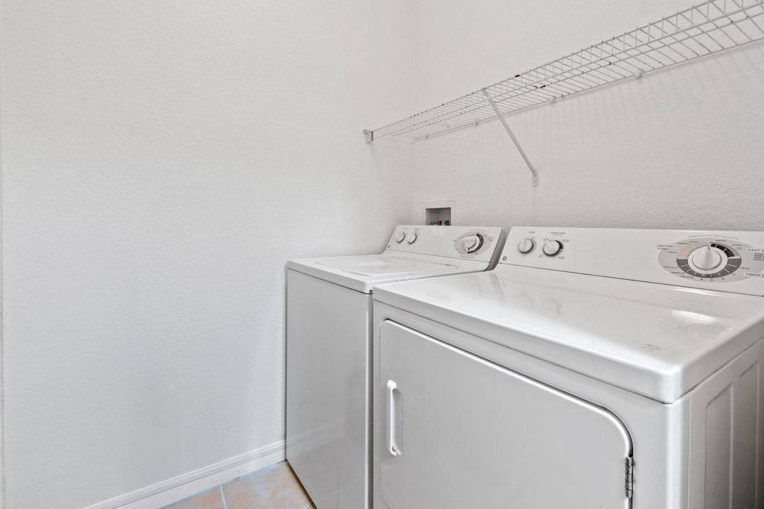 Под контрактом: $2,650 (3 спален, 2 ванн, 1316 Квадратных фут)