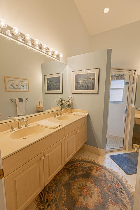 待售: $295,750 (2 贝兹, 2 浴室, 1526 平方英尺)