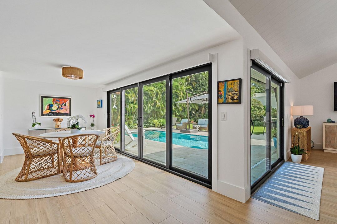 Под контрактом: $2,599,000 (3 спален, 3 ванн, 2195 Квадратных фут)