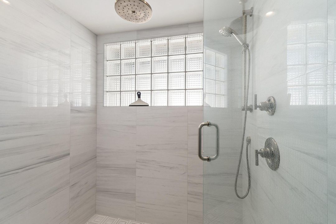 Под контрактом: $2,599,000 (3 спален, 3 ванн, 2195 Квадратных фут)