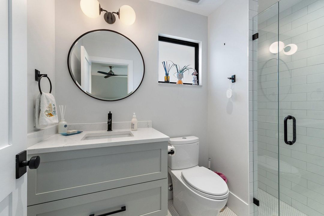 Под контрактом: $2,599,000 (3 спален, 3 ванн, 2195 Квадратных фут)