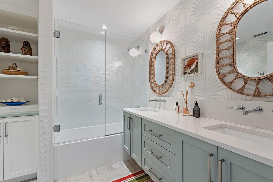 Под контрактом: $2,599,000 (3 спален, 3 ванн, 2195 Квадратных фут)