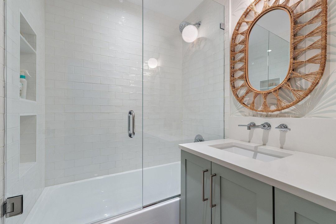 Под контрактом: $2,599,000 (3 спален, 3 ванн, 2195 Квадратных фут)