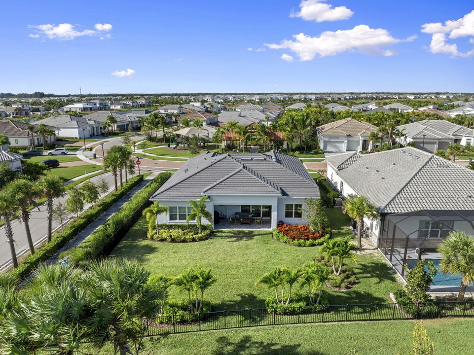 En Venta: $1,175,000 (3 camas, 3 baños, 2478 Pies cuadrados)