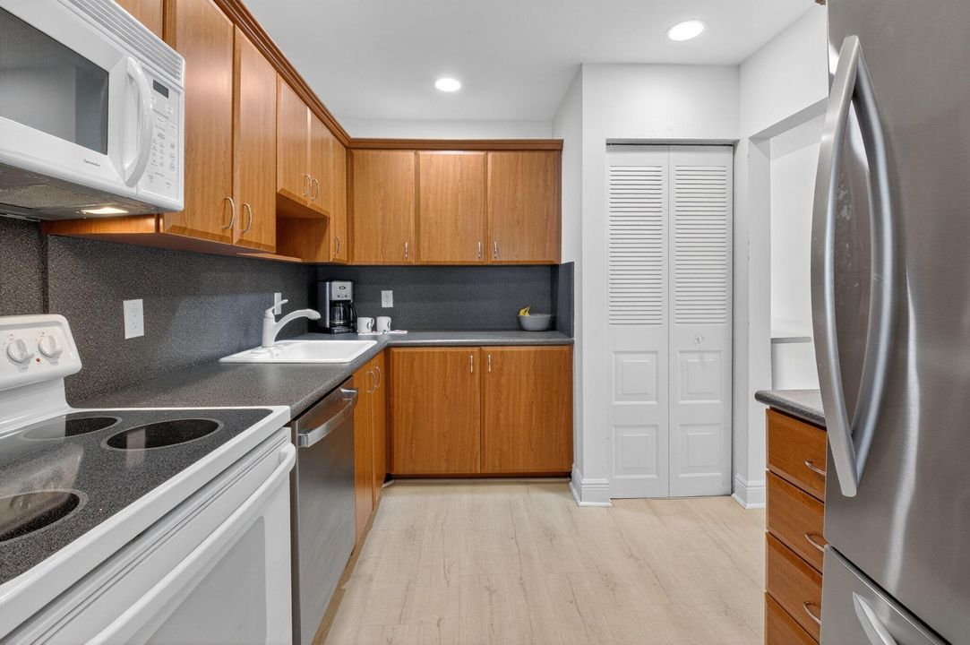 For Sale: $49,900 (3 beds, 2 baths, 1617 Square Feet)