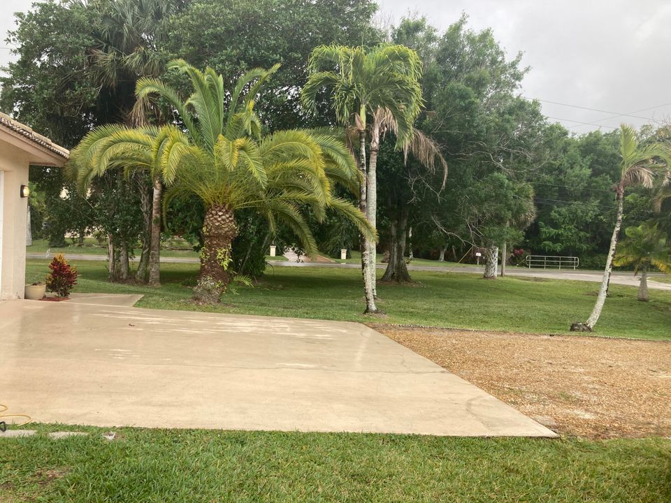 For Sale: $1,189,000 (4 beds, 2 baths, 2500 Square Feet)