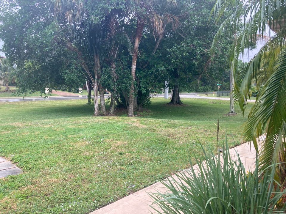 For Sale: $1,189,000 (4 beds, 2 baths, 2500 Square Feet)