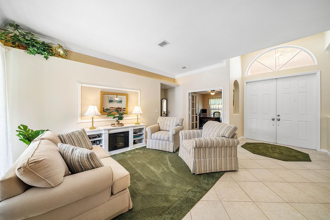 Под контрактом: $1,150,000 (5 спален, 3 ванн, 2805 Квадратных фут)