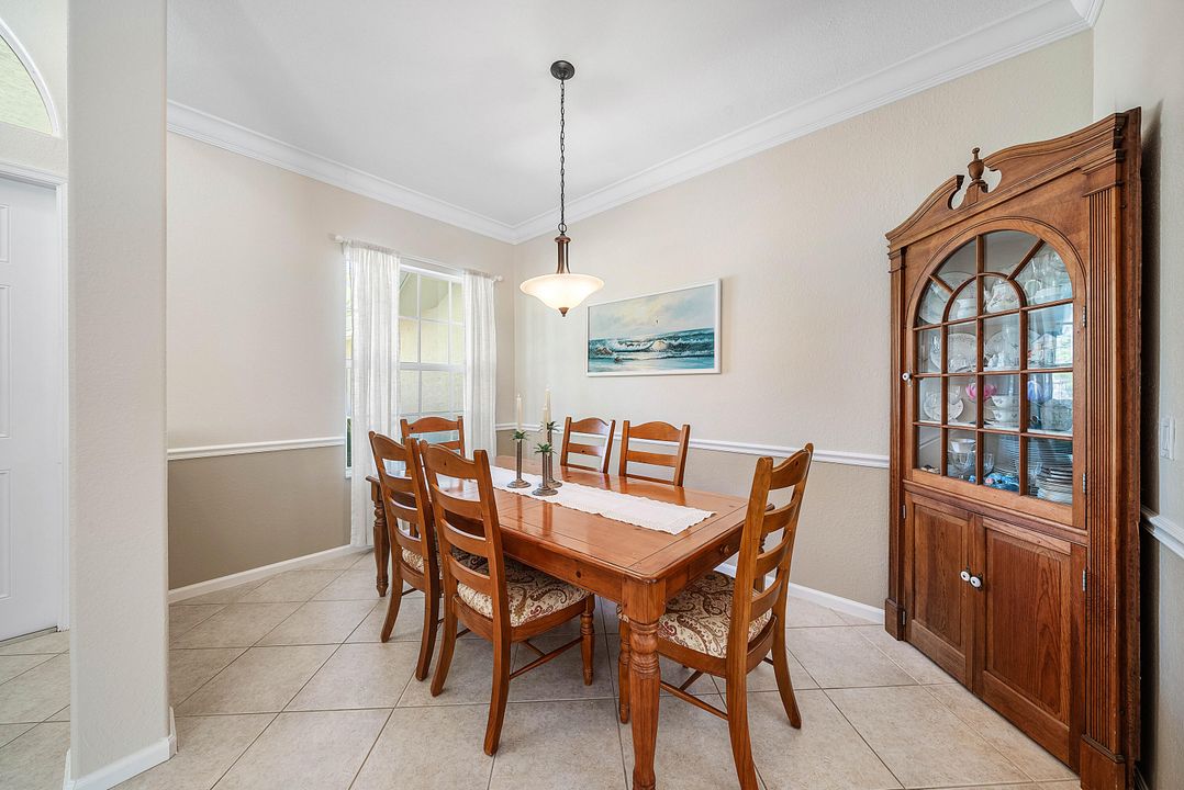 Под контрактом: $1,150,000 (5 спален, 3 ванн, 2805 Квадратных фут)