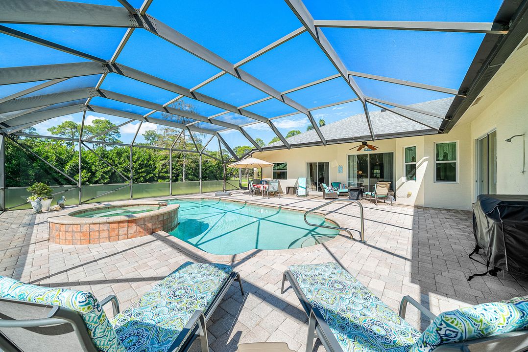 Под контрактом: $1,150,000 (5 спален, 3 ванн, 2805 Квадратных фут)