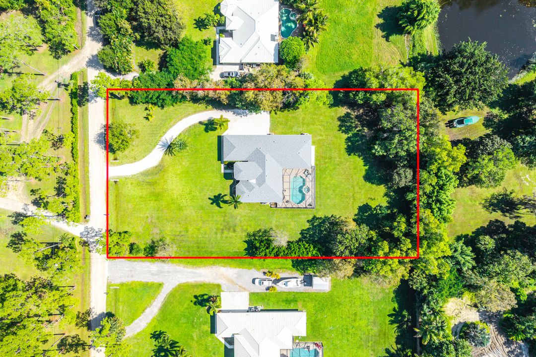 Под контрактом: $1,150,000 (5 спален, 3 ванн, 2805 Квадратных фут)