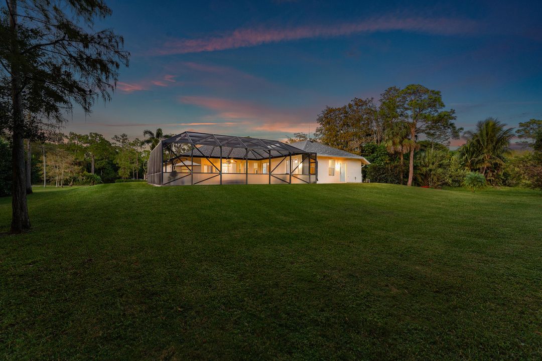 Под контрактом: $1,150,000 (5 спален, 3 ванн, 2805 Квадратных фут)