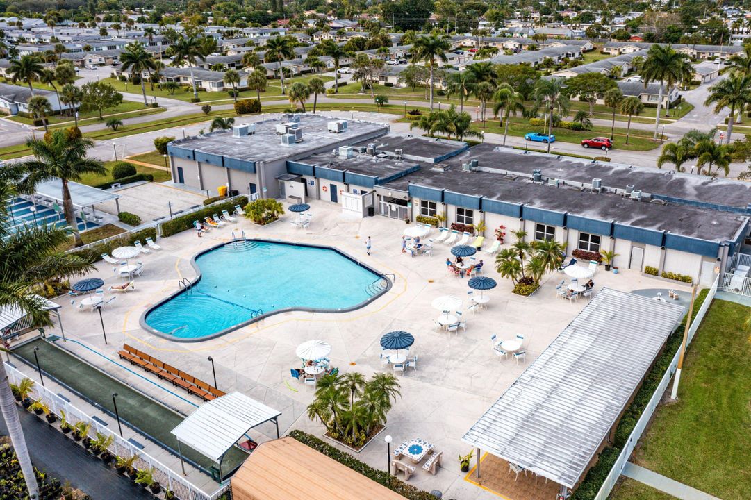 Active With Contract: $145,000 (2 beds, 2 baths, 910 Square Feet)