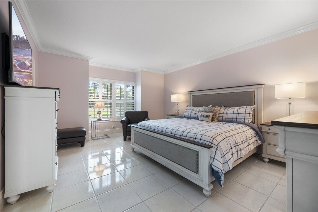 Activo con contrato: $7,500 (3 camas, 3 baños, 1800 Pies cuadrados)