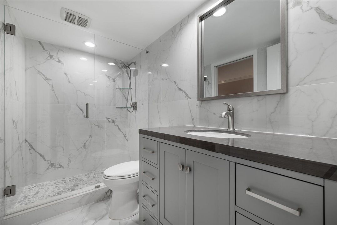 Activo con contrato: $7,500 (3 camas, 3 baños, 1800 Pies cuadrados)