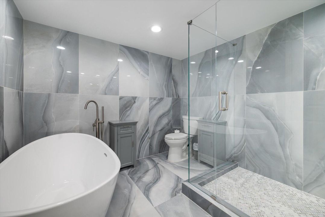 Activo con contrato: $7,500 (3 camas, 3 baños, 1800 Pies cuadrados)