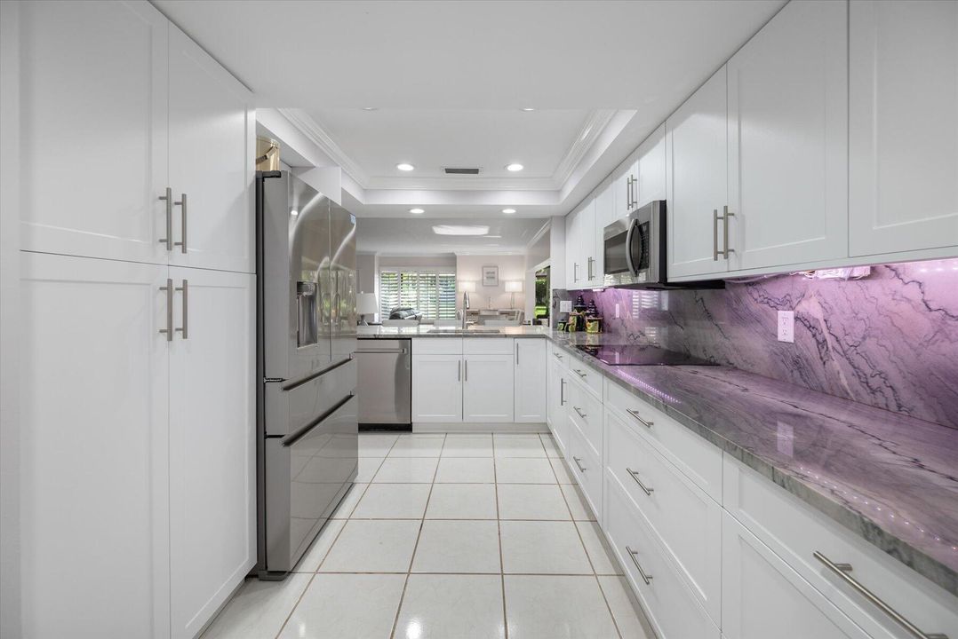 Activo con contrato: $7,500 (3 camas, 3 baños, 1800 Pies cuadrados)