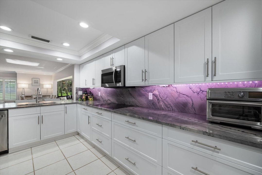 Activo con contrato: $7,500 (3 camas, 3 baños, 1800 Pies cuadrados)