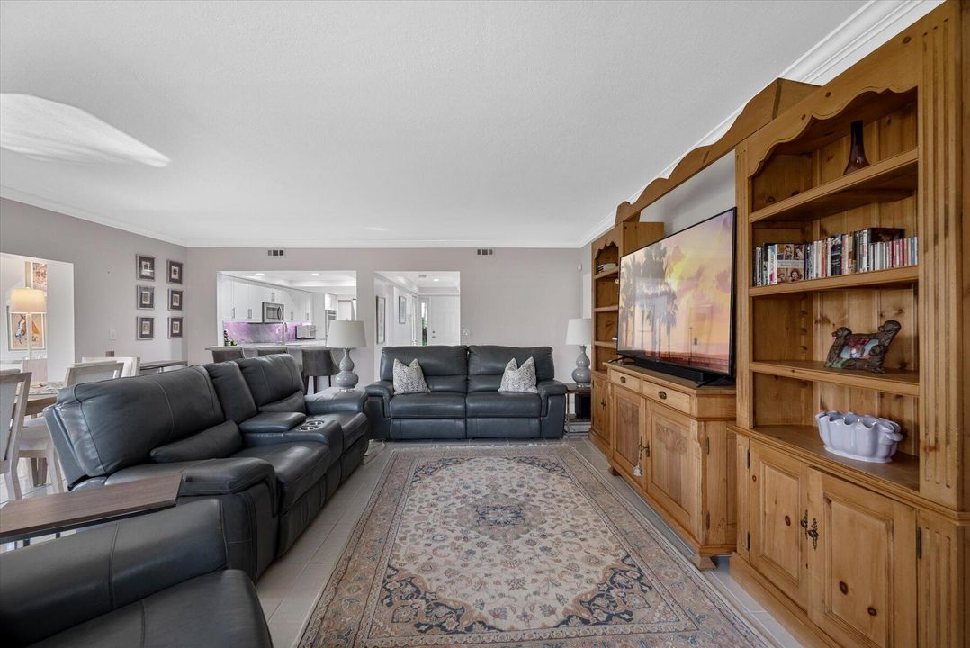 Activo con contrato: $7,500 (3 camas, 3 baños, 1800 Pies cuadrados)